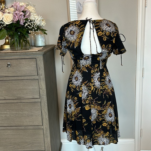 Madewell: Flowy Short Sunflower Dress - Picture 8 of 13